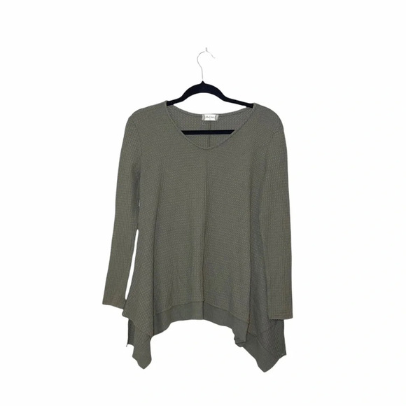 Altar’d State Olive Green Waffle Knit Asymmetrical Hem Top Small Women’s - Picture 11 of 11